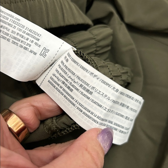 Abercrombie & Fitch YPB Motiontek Jogger Olive - Picture 9 of 10